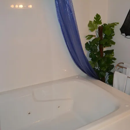 Bloomer Inn & Suites Room photo