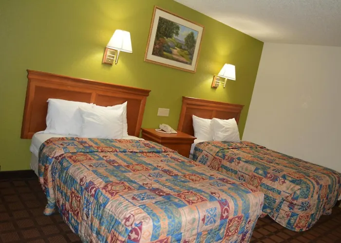 Bloomer Inn & Suites