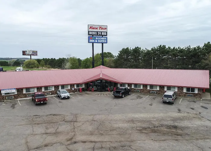 Bloomer Inn & Suites