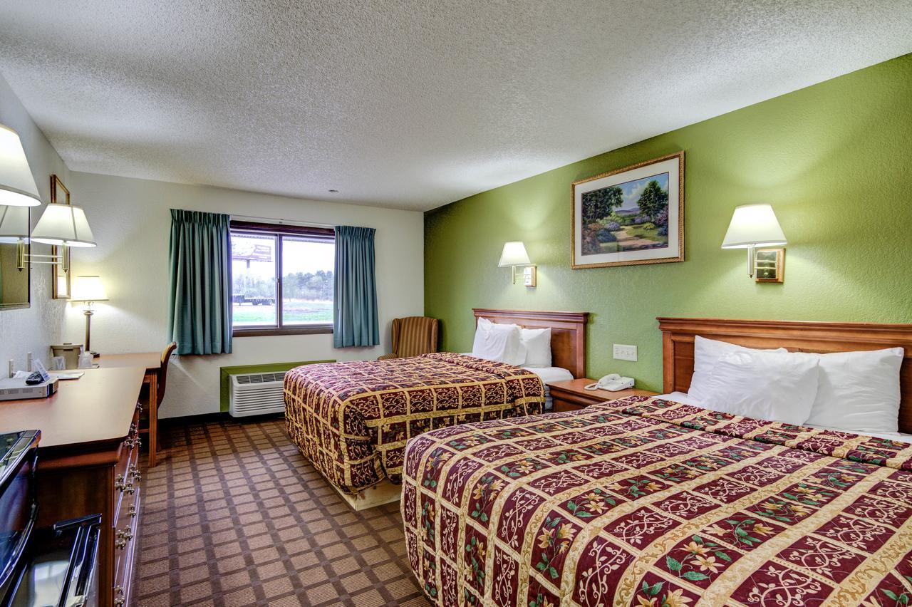 Motel & Bloomer